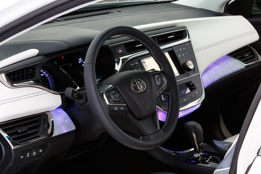 Интерьер Toyota Avalon HV Edition 2012 года  (фото 11 из 11)